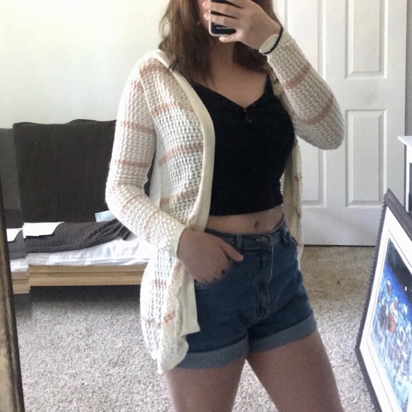 white & peach cardigan - Picture 2 of 3
